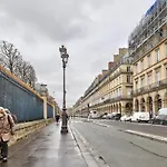 Spacious Apartment For 4 At Louvre-Tuileries