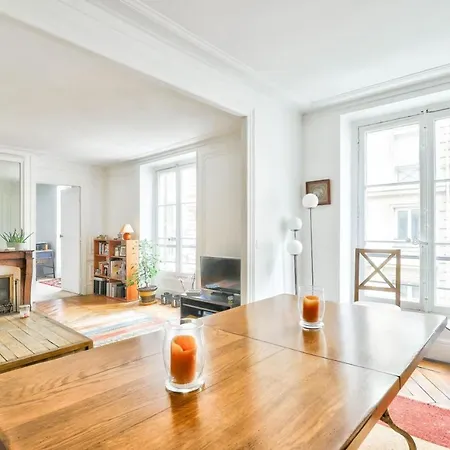 Spacious For 4 At Louvre-tuileries * Paris