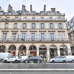 Spacious Apartment For 4 At Louvre-Tuileries